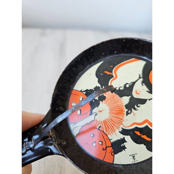 T cohn Halloween toy witch pumpkin vintage metal - Picture 11 of 11